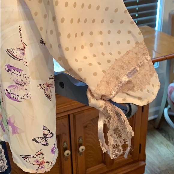 5/$20 Jaipur Sheer Snap Up Sheer Blouse Butterflies - Picture 3 of 5